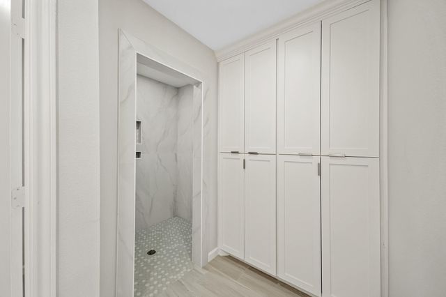 2261 Riverside Drive, West Columbia, TX 77486