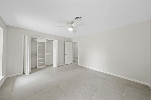 2261 Riverside Drive, West Columbia, TX 77486