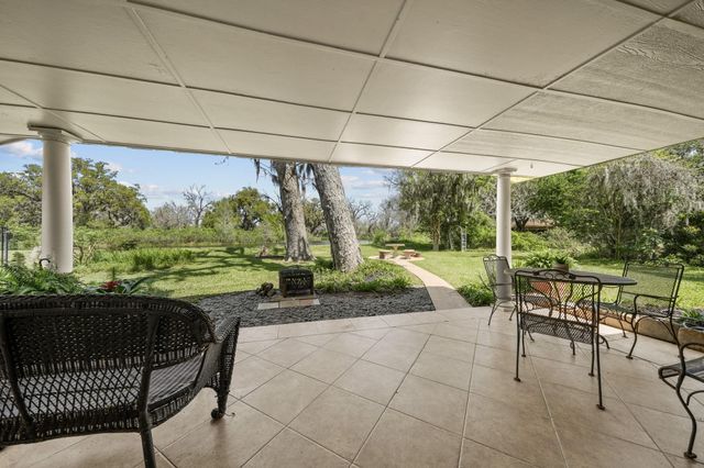 2261 Riverside Drive, West Columbia, TX 77486