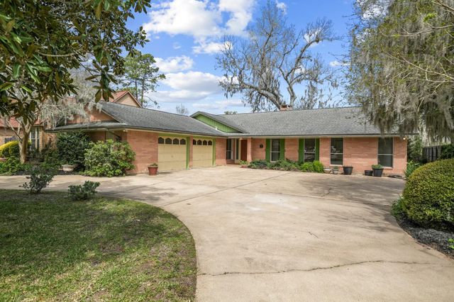 2261 Riverside Drive, West Columbia, TX 77486