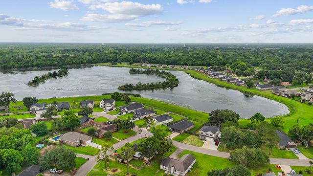 2261 Riverside Drive, West Columbia, TX 77486