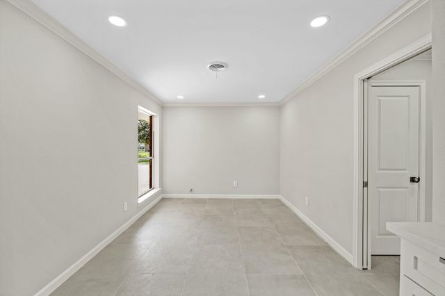 2261 Riverside Drive, West Columbia, TX 77486