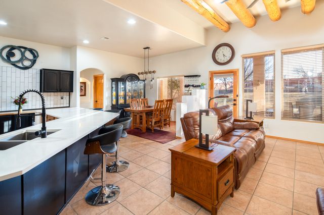 7000 Vatapa Road NE, Rio Rancho, NM 87144