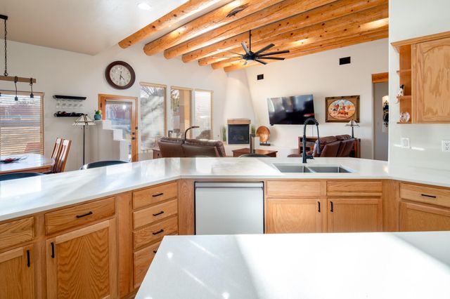 7000 Vatapa Road NE, Rio Rancho, NM 87144