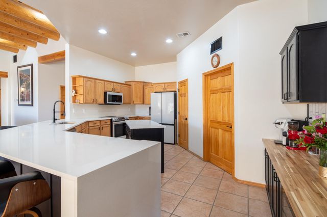 7000 Vatapa Road NE, Rio Rancho, NM 87144