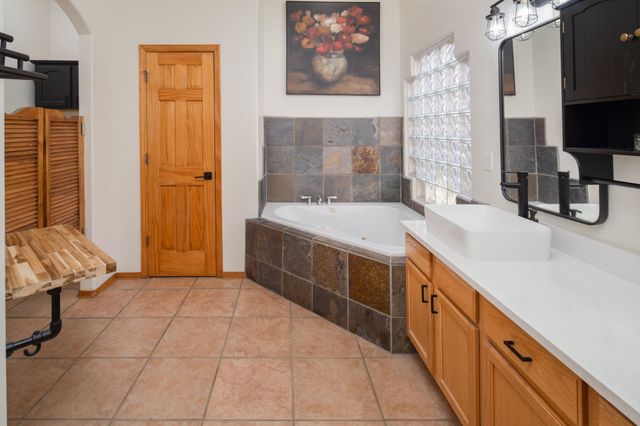 7000 Vatapa Road NE, Rio Rancho, NM 87144