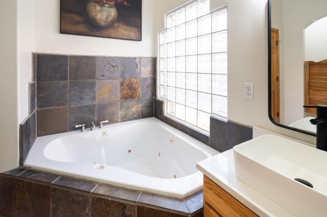 7000 Vatapa Road NE, Rio Rancho, NM 87144