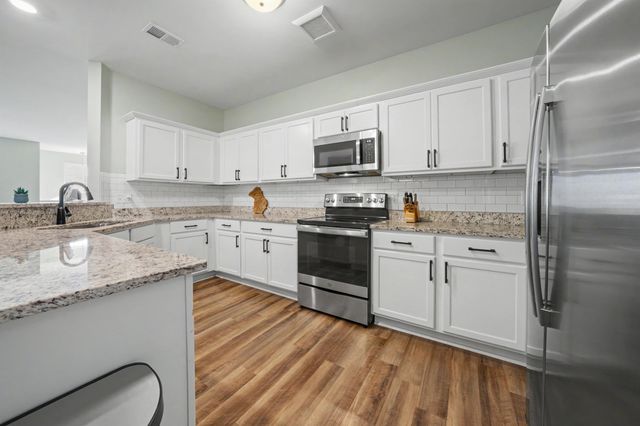 9836 Ridge Run Street, Howell, MI 48855