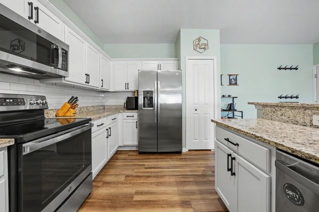 9836 Ridge Run Street, Howell, MI 48855