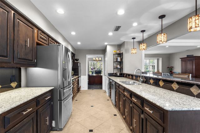 9426 Hillview Drive, Dallas, TX 75231