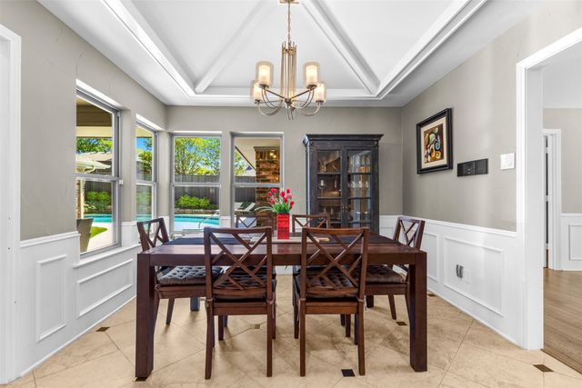 9426 Hillview Drive, Dallas, TX 75231