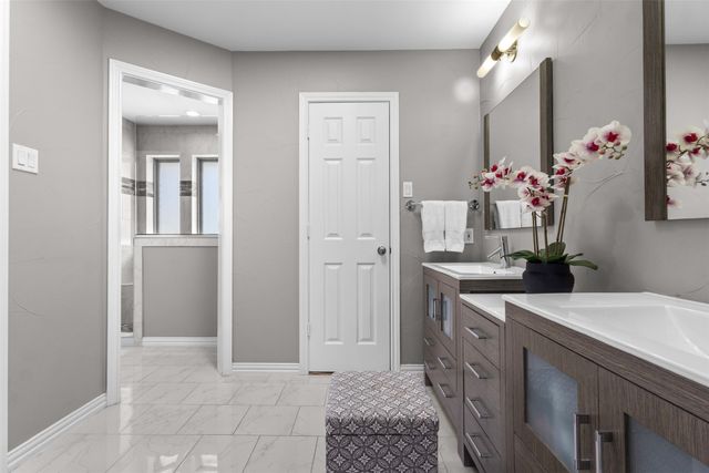 9426 Hillview Drive, Dallas, TX 75231