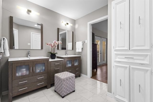 9426 Hillview Drive, Dallas, TX 75231