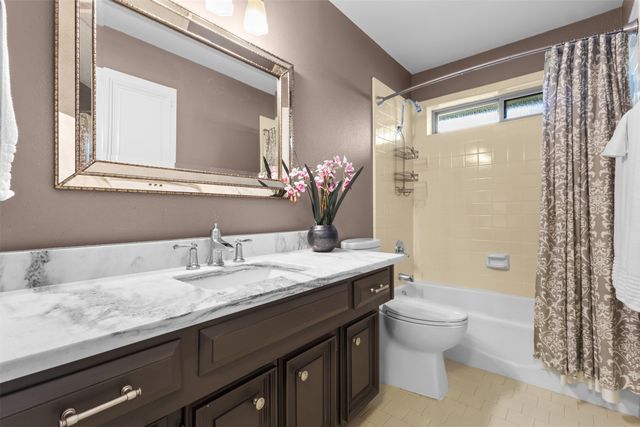 9426 Hillview Drive, Dallas, TX 75231