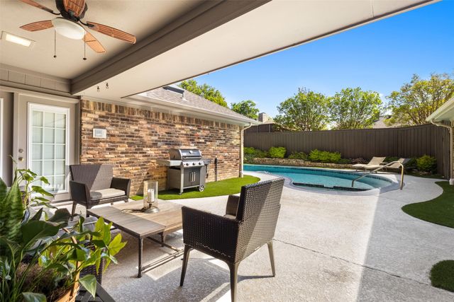 9426 Hillview Drive, Dallas, TX 75231