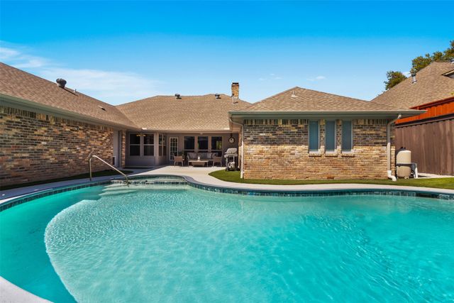 9426 Hillview Drive, Dallas, TX 75231