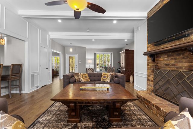 9426 Hillview Drive, Dallas, TX 75231