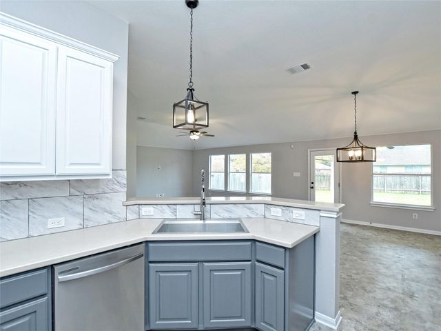 913 Old Wick Castle WAY, Pflugerville, TX 78660