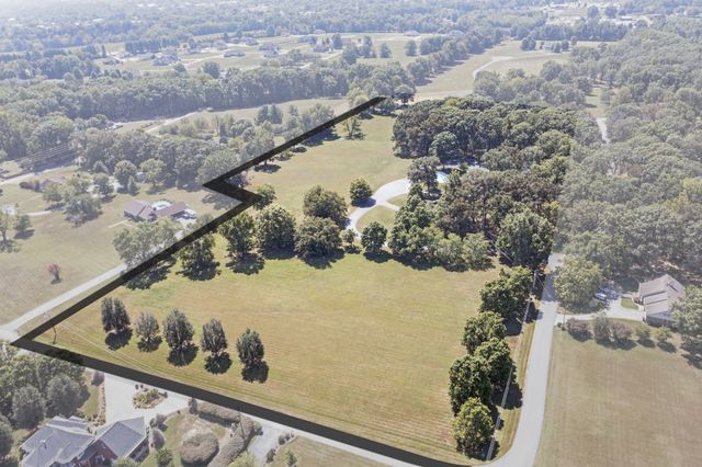 215 Hickory Ln, Smithville, TN 37166