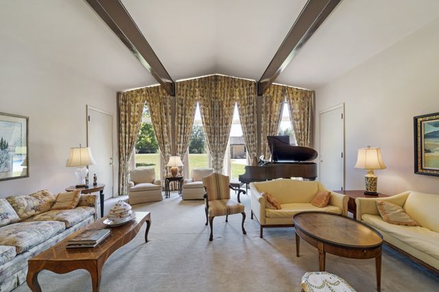 215 Hickory Ln, Smithville, TN 37166