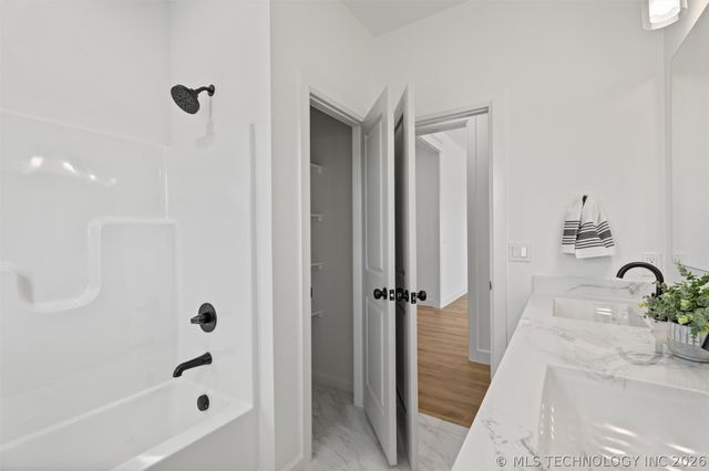 145 S 427 Road, Pryor, OK 74361