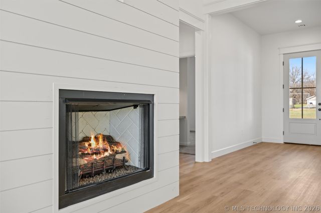 145 S 427 Road, Pryor, OK 74361