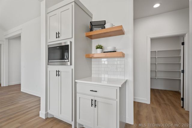 145 S 427 Road, Pryor, OK 74361