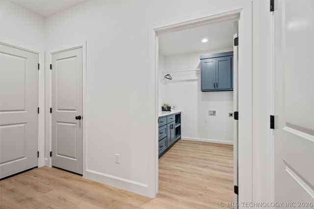 145 S 427 Road, Pryor, OK 74361