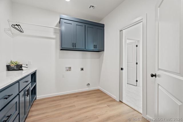 145 S 427 Road, Pryor, OK 74361