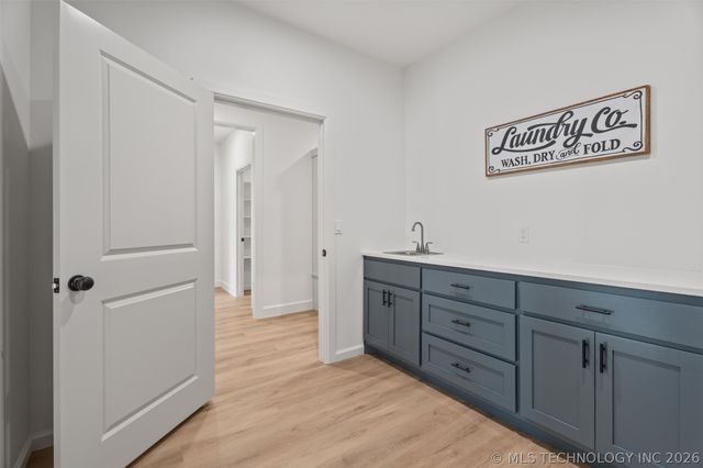 145 S 427 Road, Pryor, OK 74361