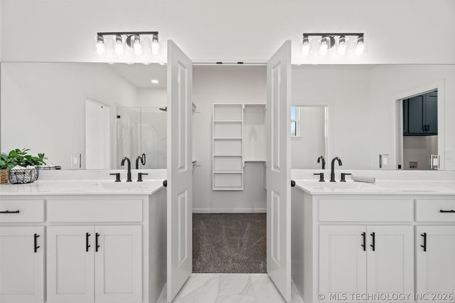 145 S 427 Road, Pryor, OK 74361