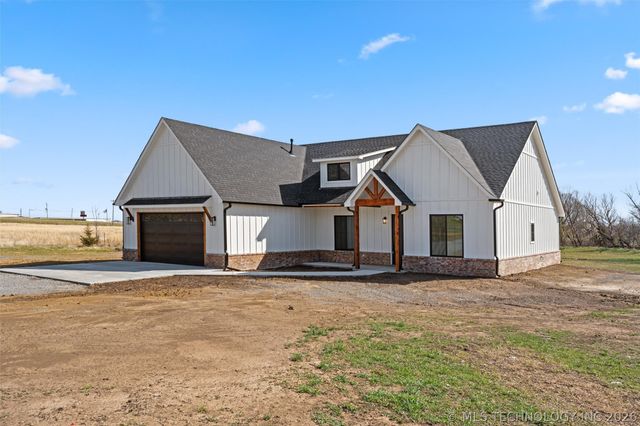 145 S 427 Road, Pryor, OK 74361