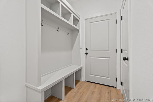 145 S 427 Road, Pryor, OK 74361