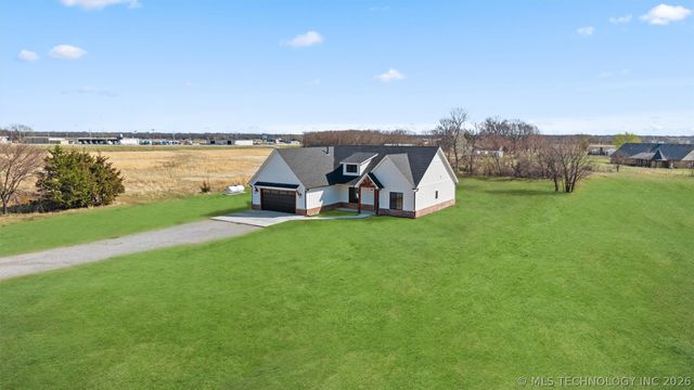 145 S 427 Road, Pryor, OK 74361