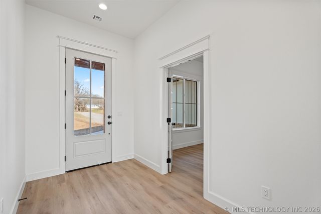 145 S 427 Road, Pryor, OK 74361