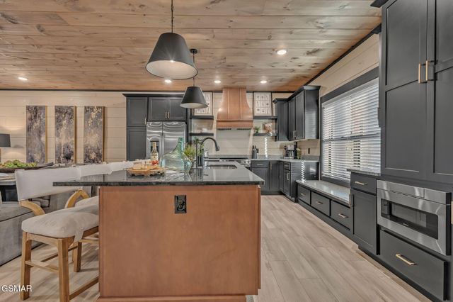 368 Rambling Creek Way, Sevierville, TN 37862