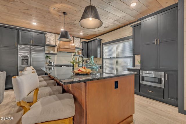 368 Rambling Creek Way, Sevierville, TN 37862