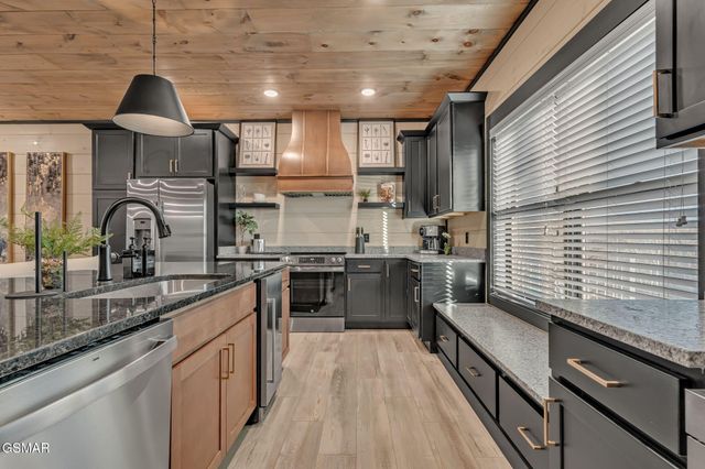 368 Rambling Creek Way, Sevierville, TN 37862