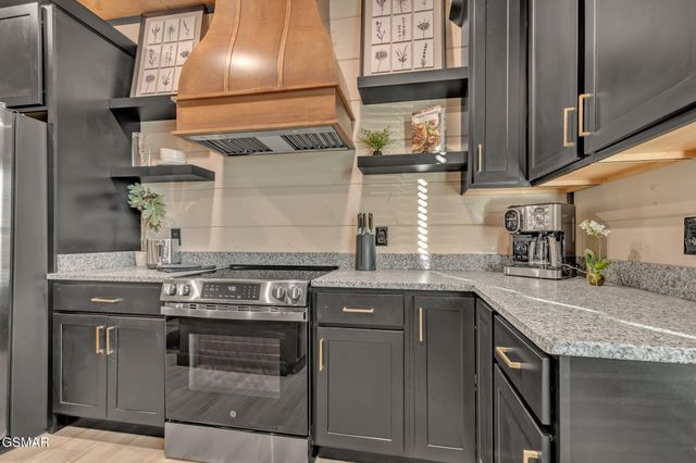 368 Rambling Creek Way, Sevierville, TN 37862