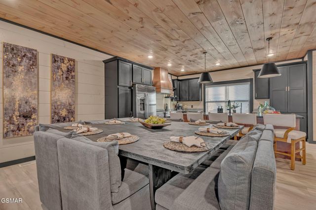 368 Rambling Creek Way, Sevierville, TN 37862