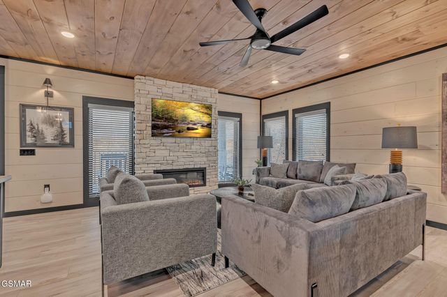 368 Rambling Creek Way, Sevierville, TN 37862