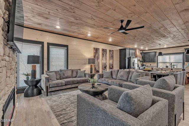 368 Rambling Creek Way, Sevierville, TN 37862