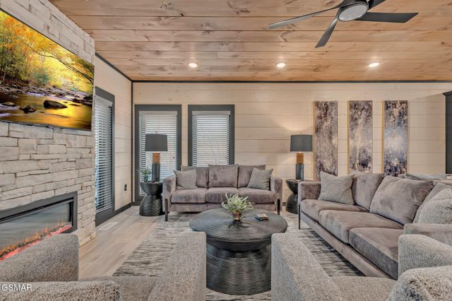 368 Rambling Creek Way, Sevierville, TN 37862