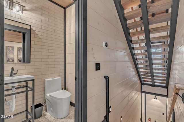 368 Rambling Creek Way, Sevierville, TN 37862