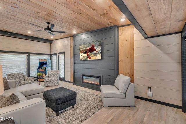 368 Rambling Creek Way, Sevierville, TN 37862