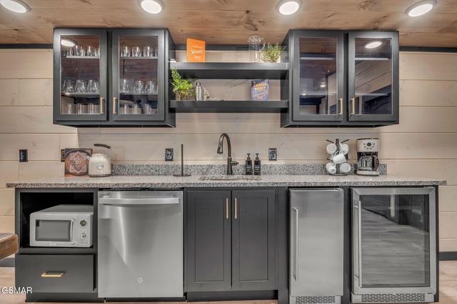 368 Rambling Creek Way, Sevierville, TN 37862