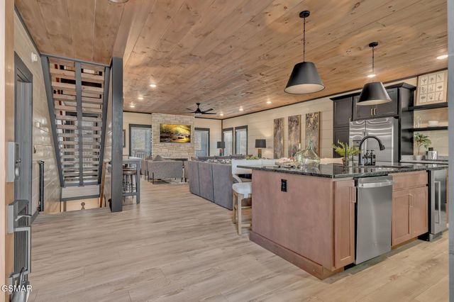 368 Rambling Creek Way, Sevierville, TN 37862