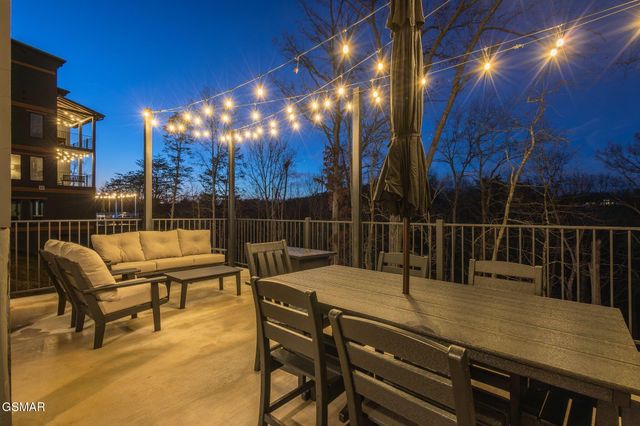 368 Rambling Creek Way, Sevierville, TN 37862