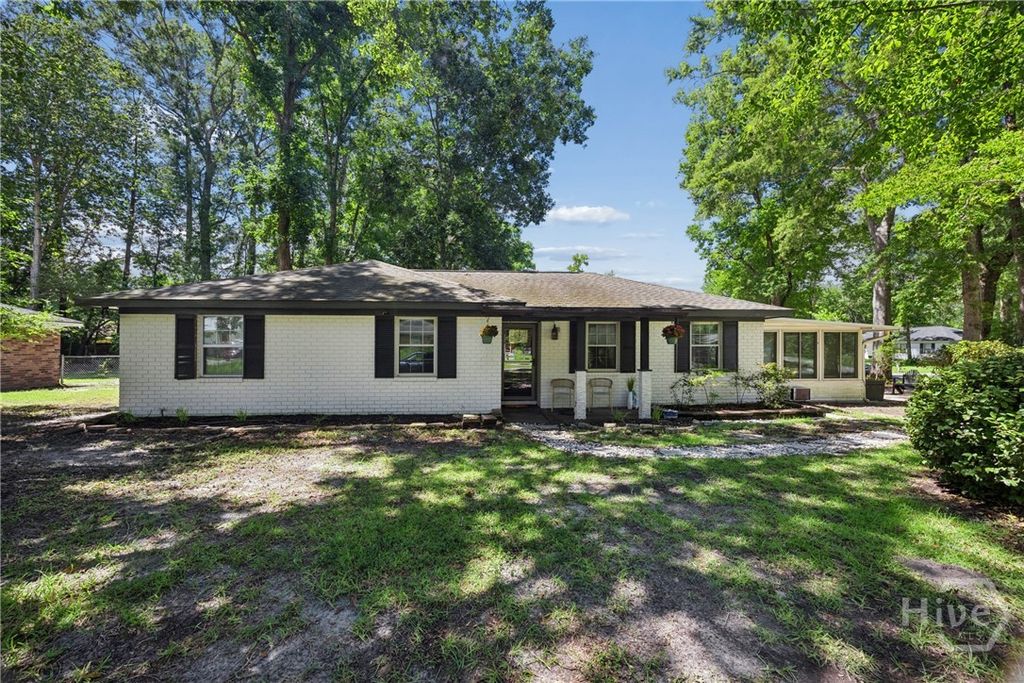 Image 1 of property listing at 352 Sandpiper Road, Richmond Hill, GA 31324
