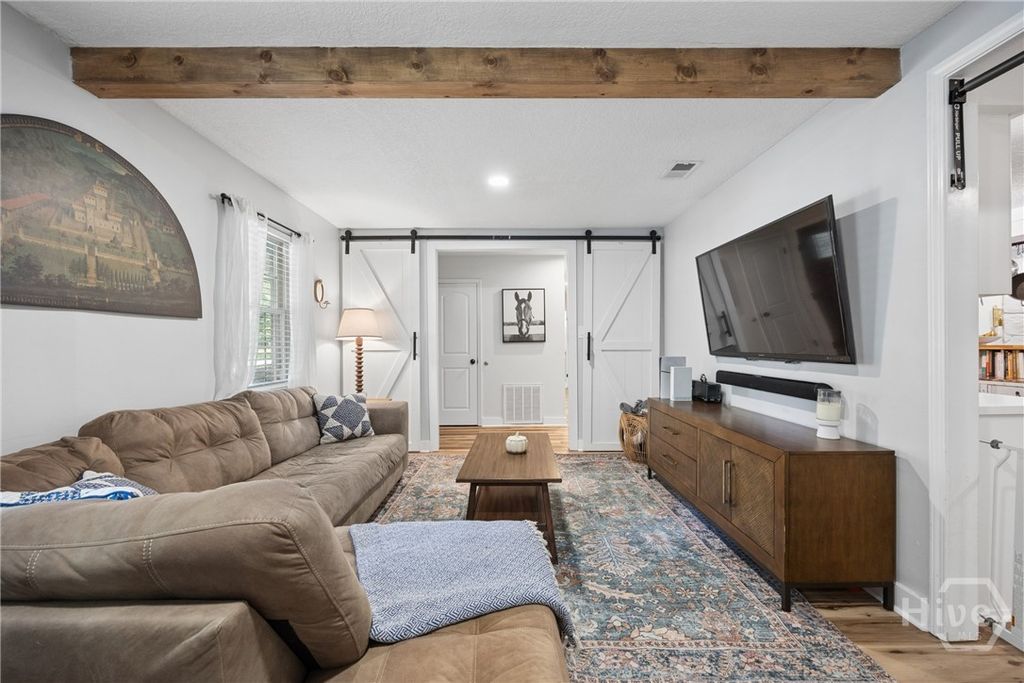 Image 11 of property listing at 352 Sandpiper Road, Richmond Hill, GA 31324